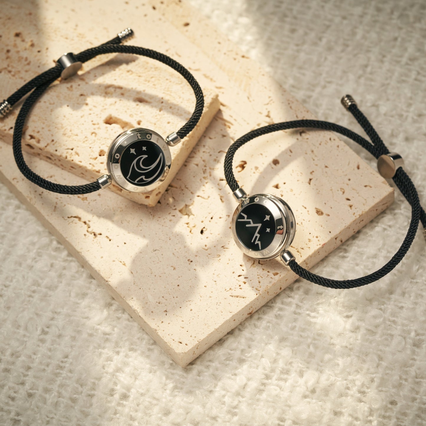 Mountain & Sea Touch-Armbänder für Verliebte mit Vibrations- und Leuchtfunktion – 2er-Set